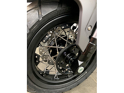 Скутер Regulmoto XDV ADVENTURE 300CC 4T в комплекте с кофрами (LJ300T-18) EFI (серый, 103124-2) Скутер Regulmoto XDV ADVENTURE 300CC 4T в комплекте с кофрами (LJ300T-18) EFI (серый, 103124-2)