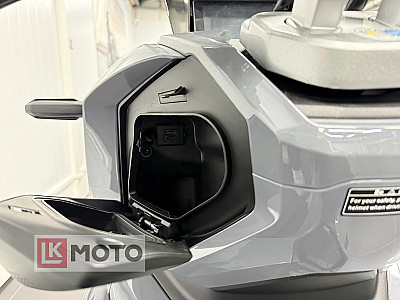 Скутер VMC DISCOVERY ТY50QT-77H 49 см3 серия T1700 (Карбюратор, возд охлаждение, combi brake) VIN (glossy grey)